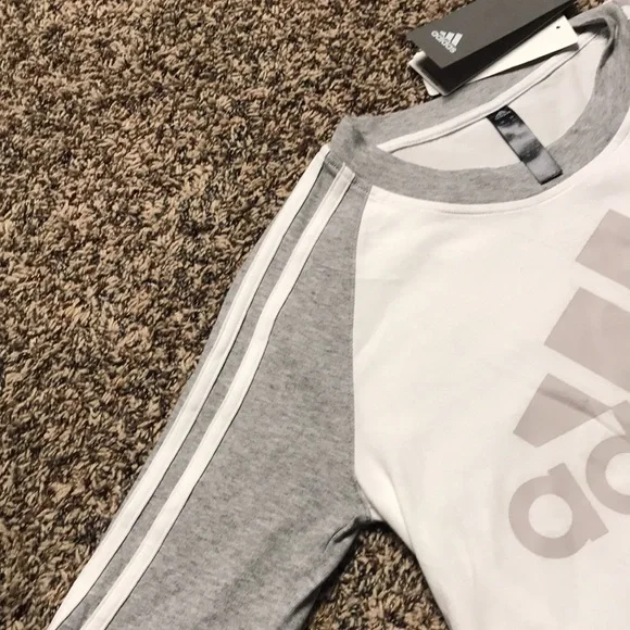 🐠Adidas Woman’s Baseball Three Stripe Baseball Tee Size XS | NWT! - Picture 3 of 4